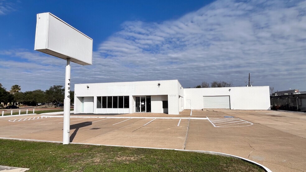 More Photos Of 16210 Clay Rd, Houston Auto Repair For Lease