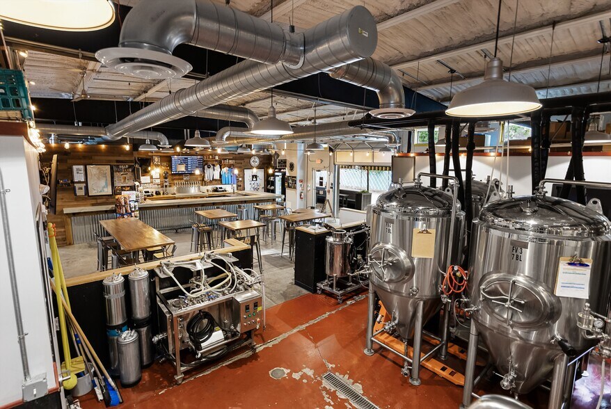 More Photos Of 705 W New York Ave, Somers Point General Retail For Sale