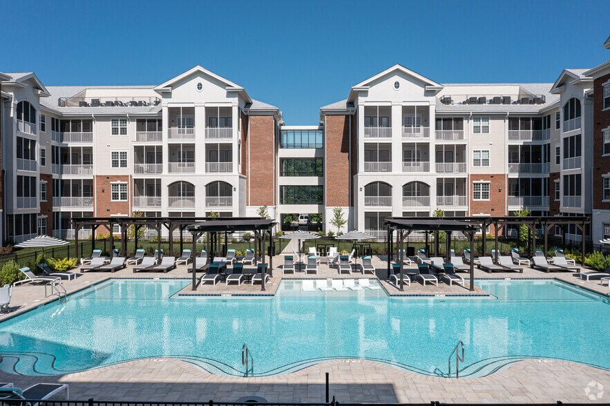 More Photos Of 2200 Carl D Silver Pky, Fredericksburg Apartments For Lease