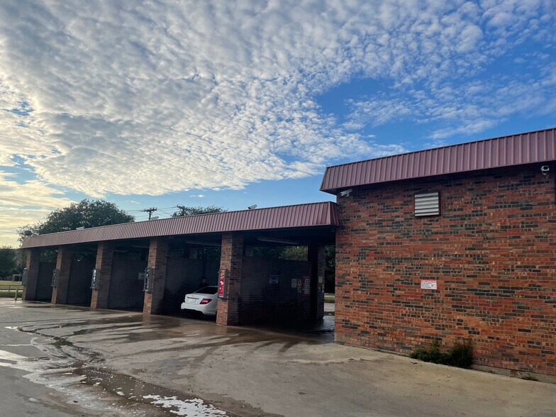 More Photos Of 1101 Yellow Jacket Ln, Rockwall Carwash For Sale