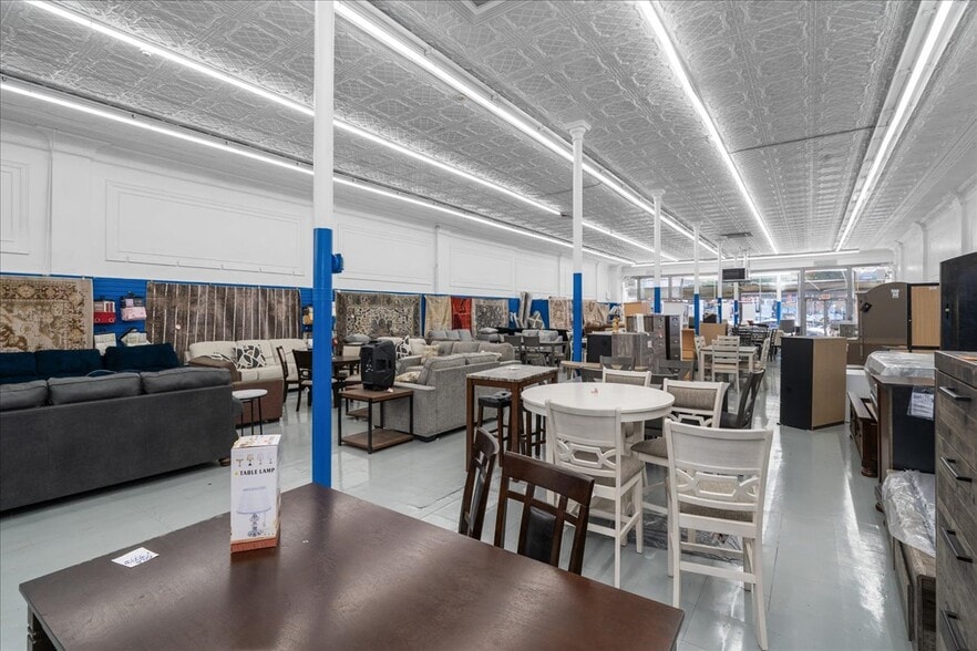 More Photos Of 821 Summit Ave, Union City Storefront For Lease