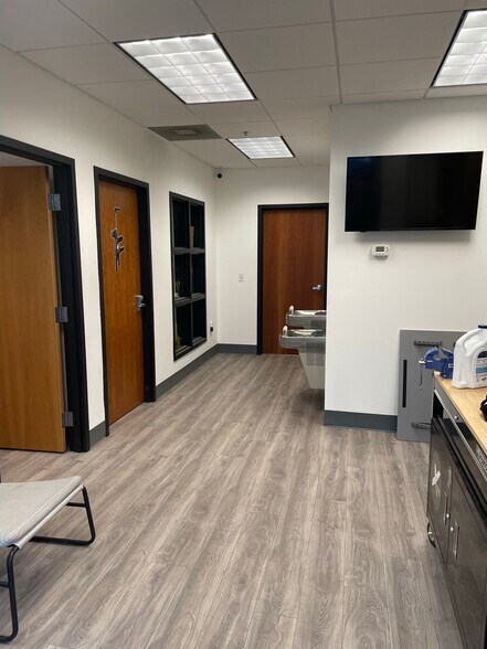 More Photos Of 692-718 W Confluence Ave, Murray Light Manufacturing For Sale