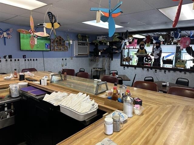 More Photos Of 814 W State St, Fox Lake Restaurant For Sale