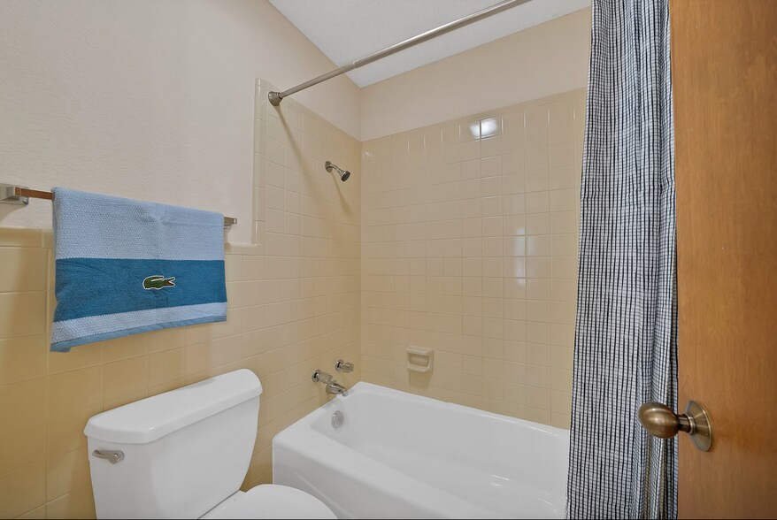 More Photos Of 2415 Sanguinet St, Fort Worth Apartments For Sale