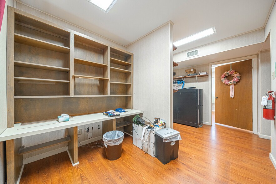 More Photos Of 3326-3328 E Southcross Blvd, San Antonio Medical For Sale