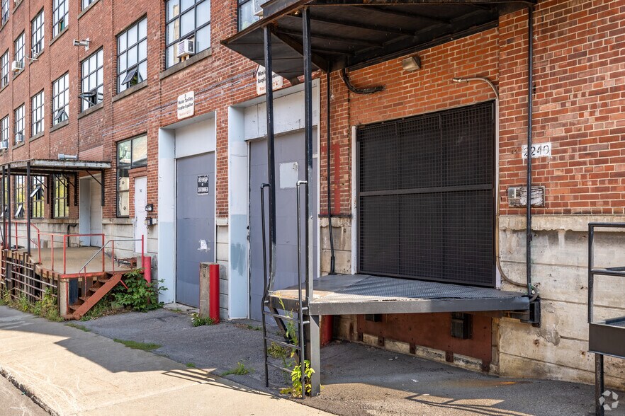 More Photos Of 2017-2121 Rue Parthenais, Montréal Loft Creative Space For Lease