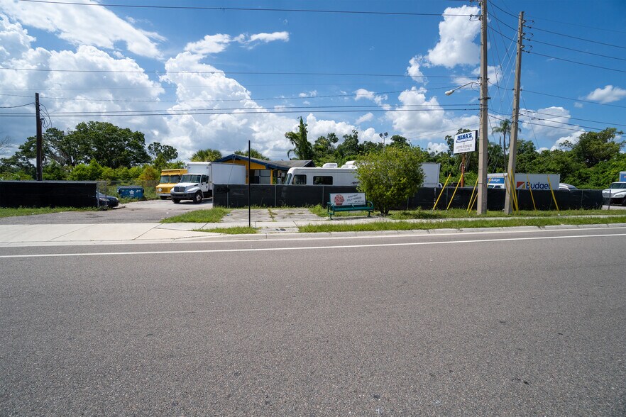 More Photos Of 5507 E Colonial Dr, Orlando Auto Repair For Sale