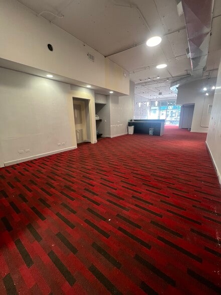 More Photos Of 906 W Belmont Ave, Chicago Medical For Lease