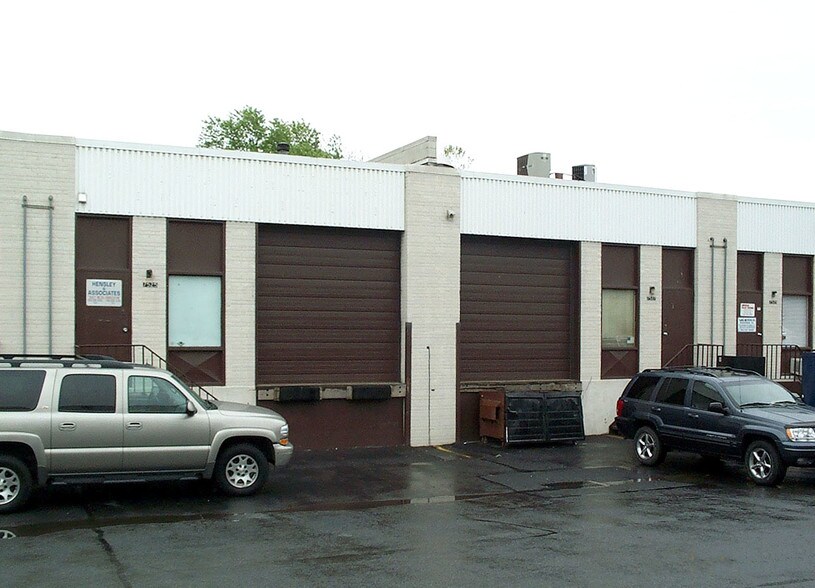 More Photos Of 7527 Gary Rd, Manassas Warehouse For Sale