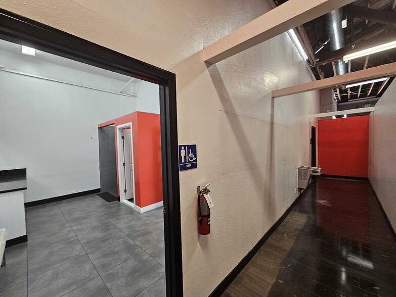 More Photos Of 400 W Pico Blvd, Los Angeles Health Club For Lease