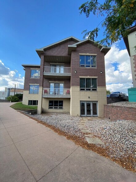 More Photos Of 145 N Commercial St, Neenah Office For Sale