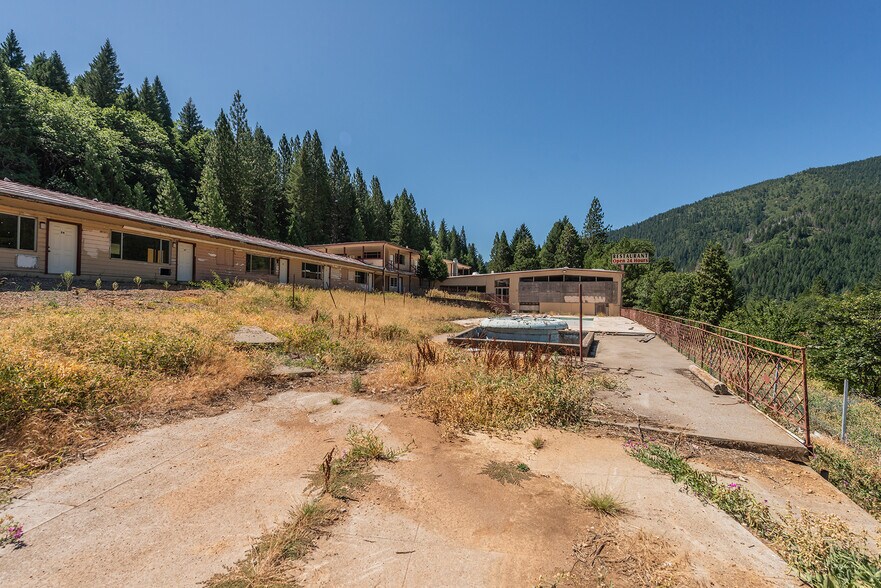 More Photos Of 4221 Siskiyou Ave, Dunsmuir Hotel For Sale