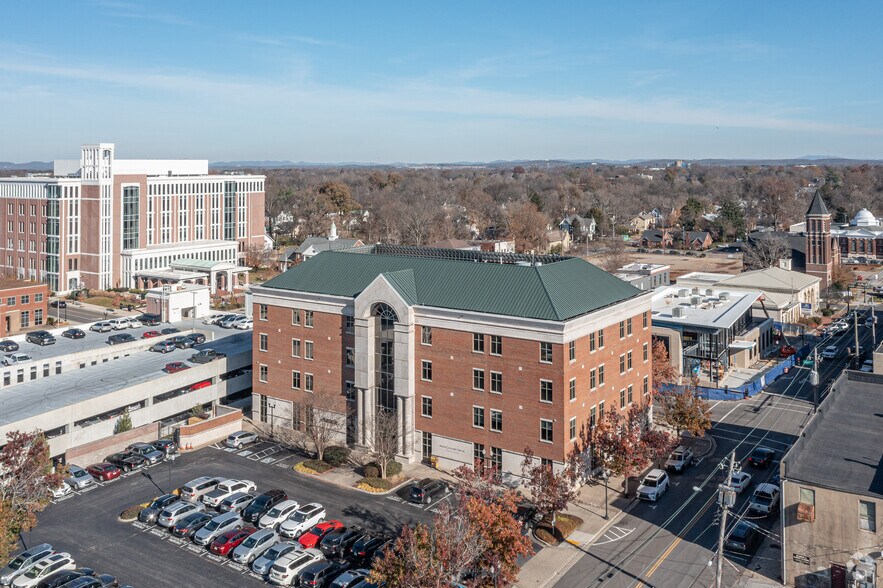 More Photos Of 214 W College St, Murfreesboro Office For Sale