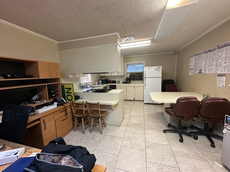 More Photos Of 1405 Moss St, Lafayette Office For Sale