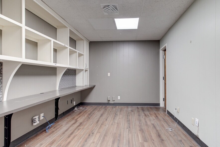 More Photos Of 3100 S Elm Pl, Broken Arrow Medical For Lease