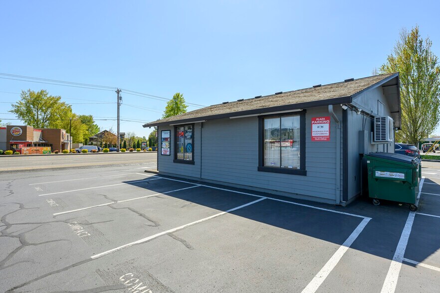 More Photos Of 2911 E Portland Rd, Newberg Office For Sale