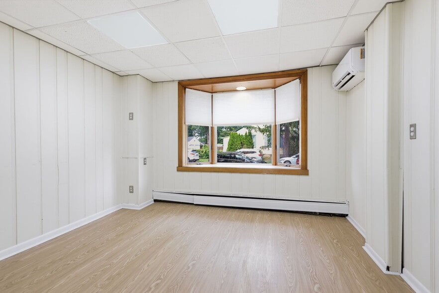 More Photos Of 168 White Horse Ave, Hamilton Office For Sale
