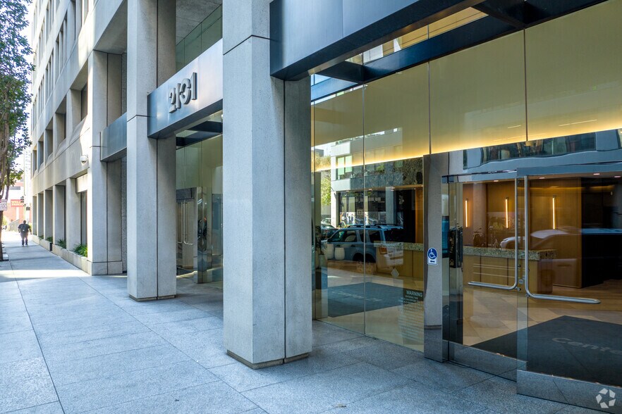 More Photos Of 2101 Webster St, Oakland Unknown For Lease