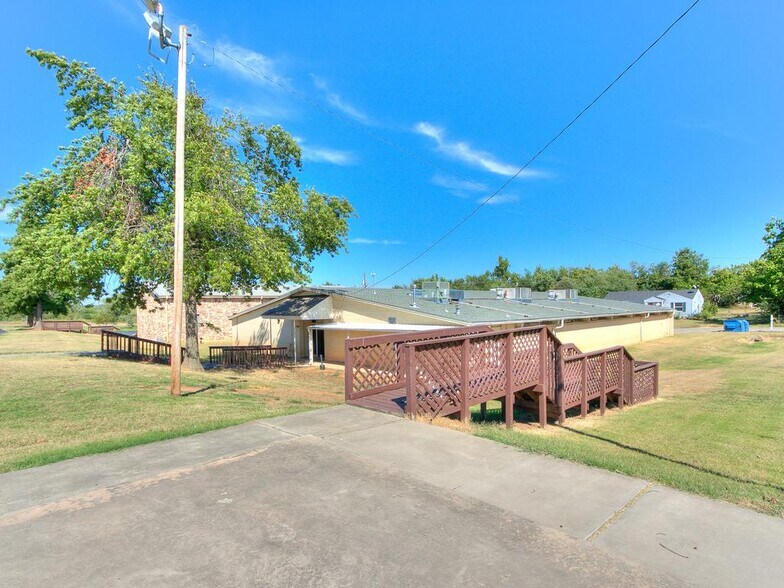 More Photos Of 2254 W Meyers Cir, Choctaw Lodge Meeting Hall For Sale