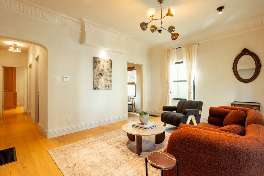 More Photos Of 144 N Clark Dr, Beverly Hills Apartments For Sale