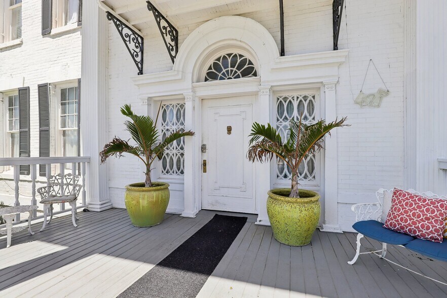 More Photos Of 421 Howard St, San Antonio Hospitality For Sale