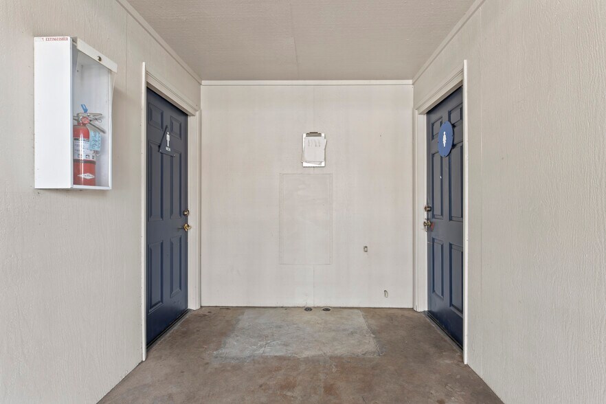 More Photos Of 2125 Wylie Dr, Modesto Office For Sale