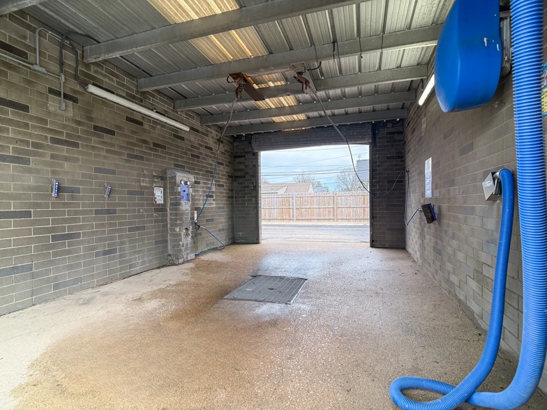 More Photos Of 602 Montgomery Rd, Montgomery Carwash For Sale