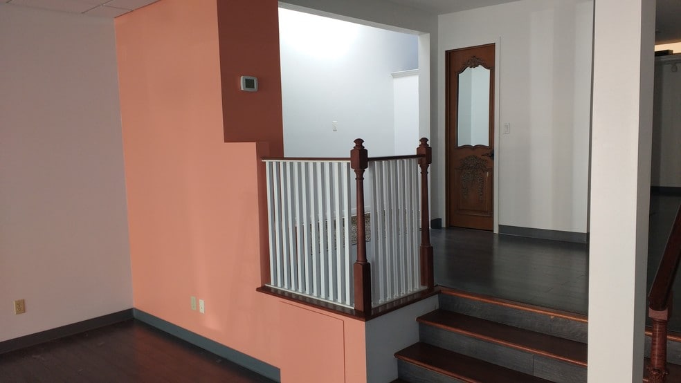 More Photos Of 21-23 N Dean St, Englewood Freestanding For Lease