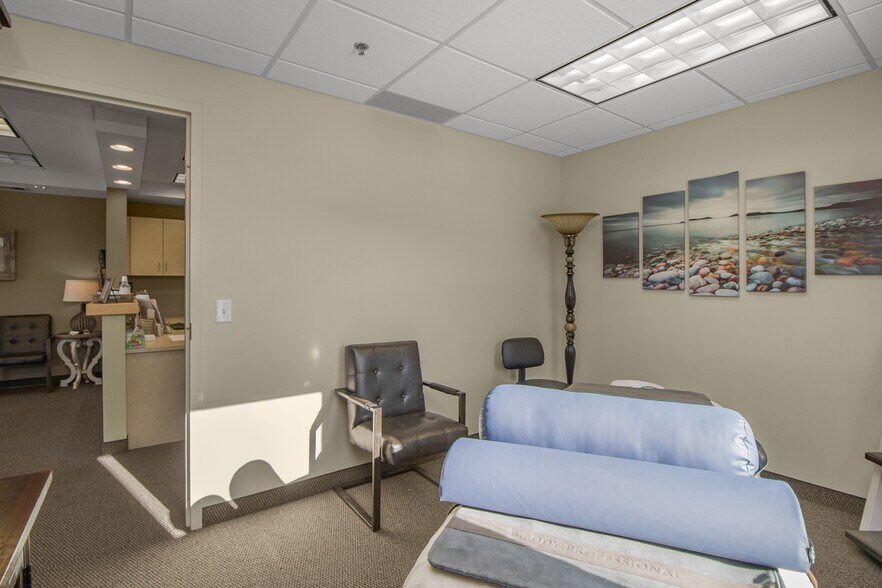More Photos Of 4641-4671 White Bear Pky, White Bear Lake Office Residential For Sale