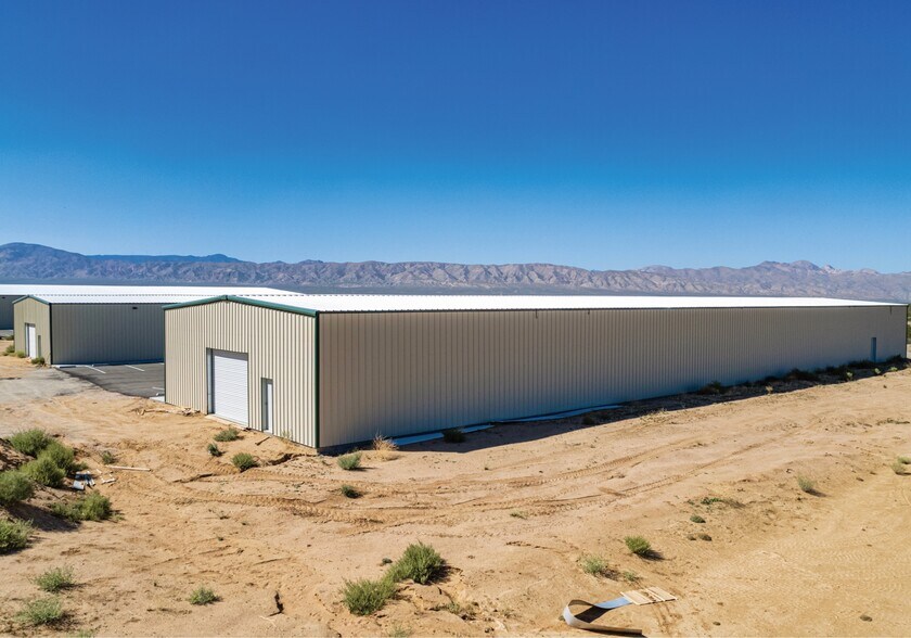 More Photos Of 5500 Lindbergh Blvd, California City Warehouse For Sale