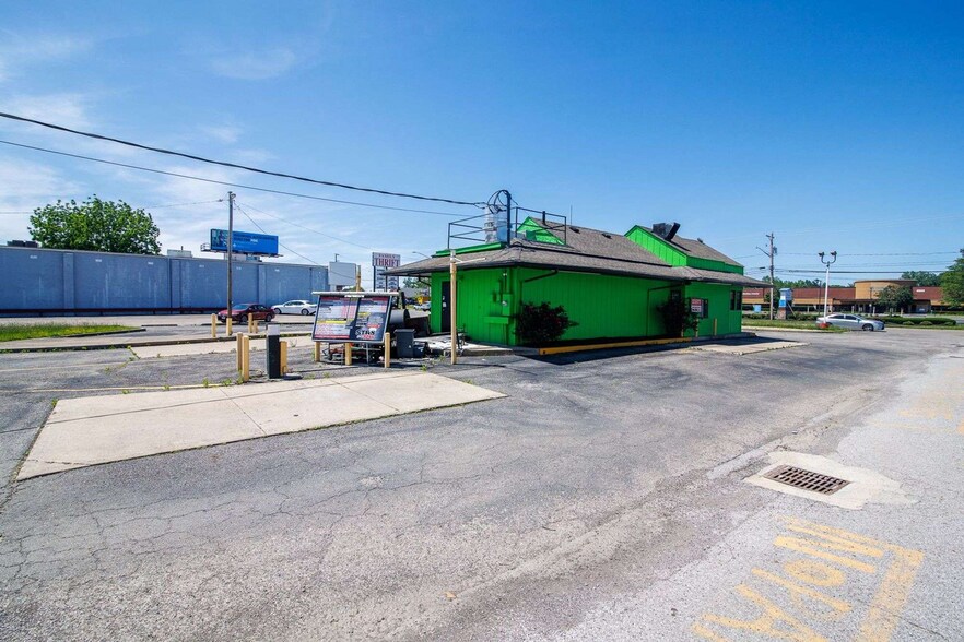 More Photos Of 4825 E Main St, Columbus Fast Food For Sale