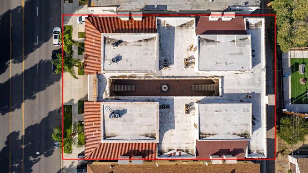 More Photos Of 17115 Chatsworth St, Granada Hills Apartments For Sale