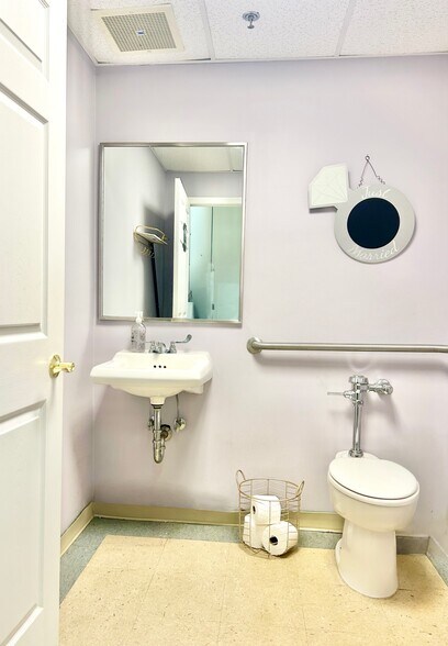 More Photos Of 337-341 N Charles St, Baltimore Multifamily For Sale