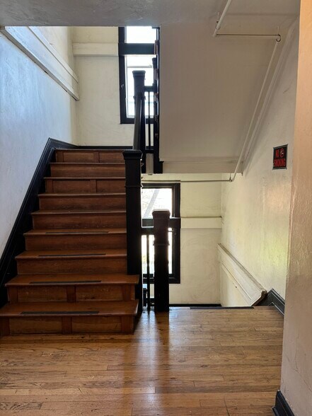 More Photos Of 233 N Kenmore Ave, Los Angeles Apartments For Sale