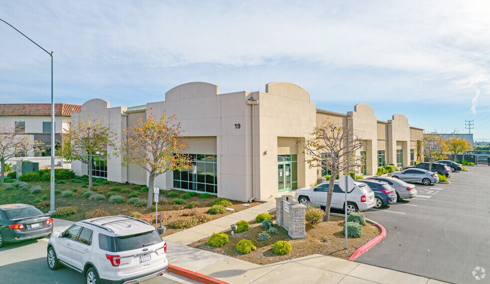 Primary Photo Of 19 Quail Run Cir, Salinas Office For Lease