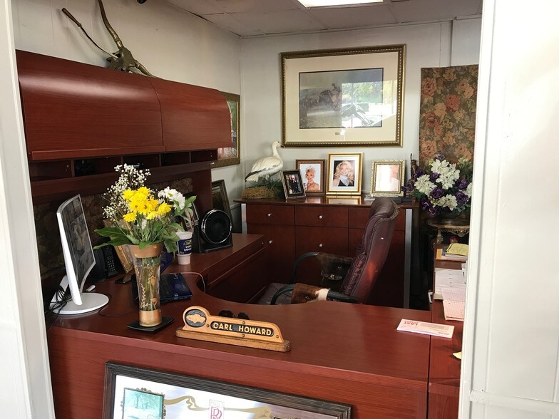 More Photos Of 1409 I-45 Fwy, Conroe Industrial For Lease