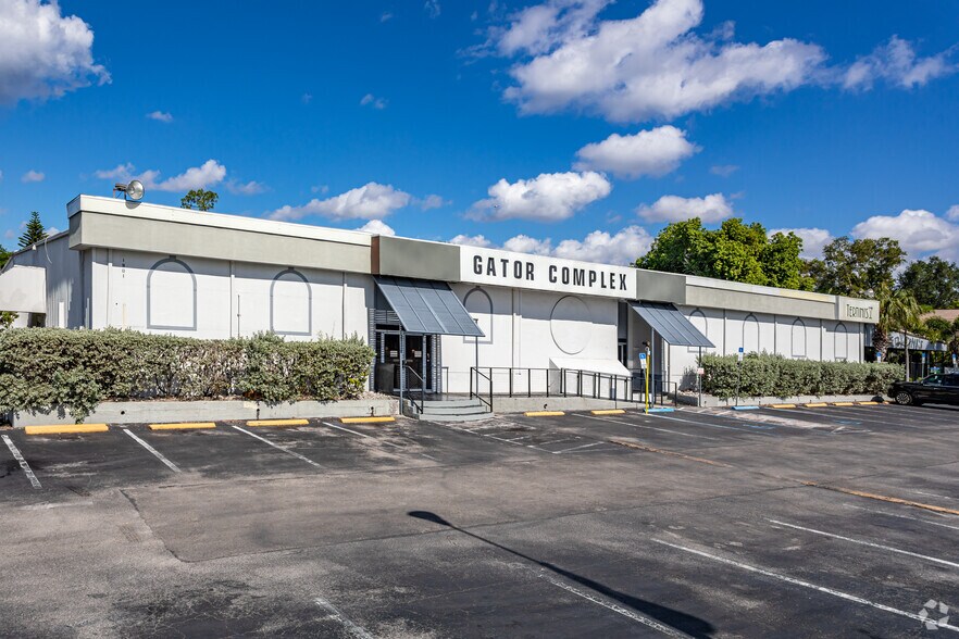 Primary Photo Of 1901 Crystal Dr, Fort Myers Freestanding For Sale