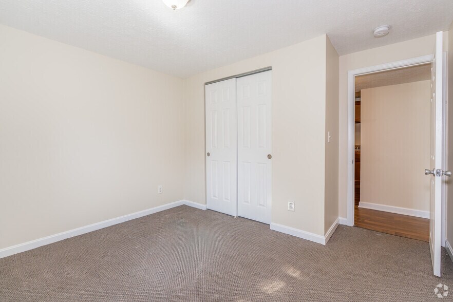 More Photos Of 7300-7310 Southside Dr, Louisville Apartments For Sale