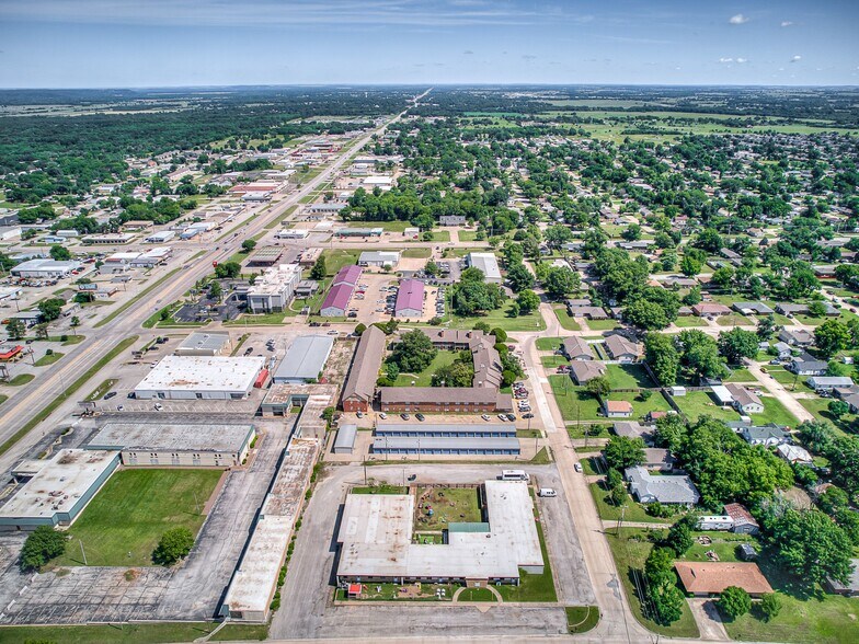 More Photos Of 3838 State St, Bartlesville General Retail For Sale