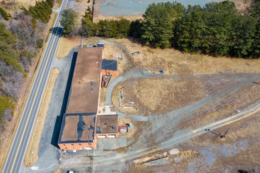 More Photos Of 2428 Richmond Rd, Troy Auto Salvage Facility For Sale