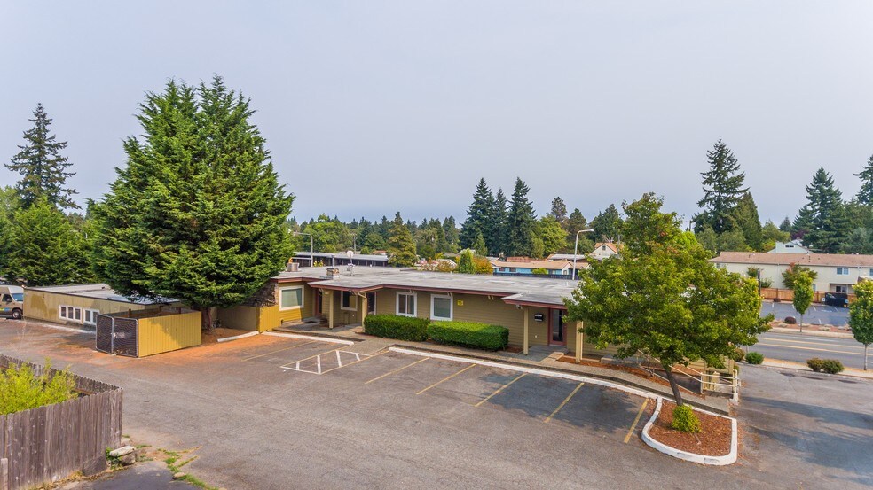 More Photos Of 14235-14237 Ambaum Blvd SW, Burien General Retail For Lease