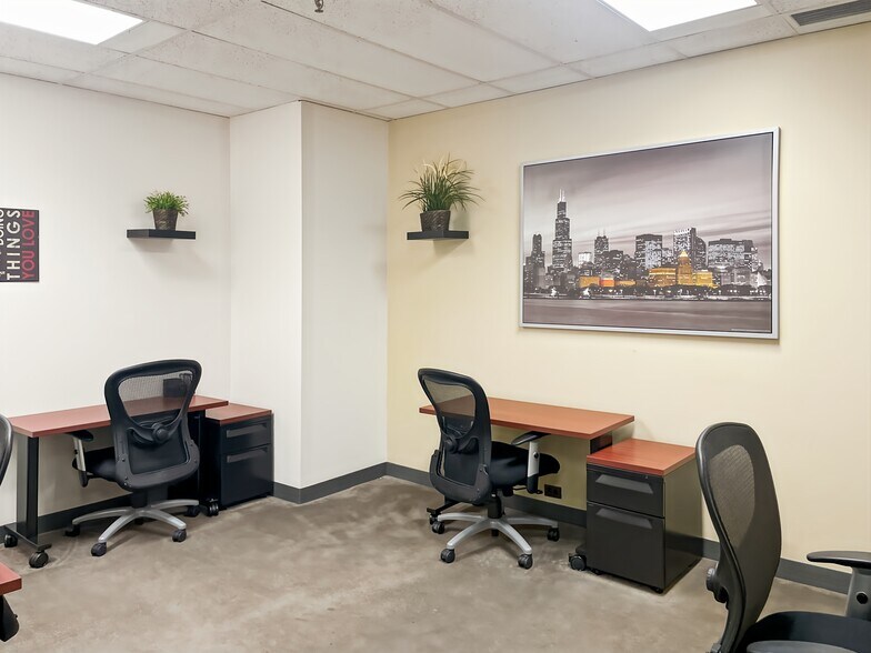 More Photos Of 707 Skokie Blvd, Northbrook Coworking Space