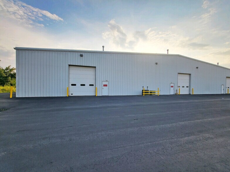 More Photos Of 4805-4809 Atlantic Ave, Erie Warehouse For Lease