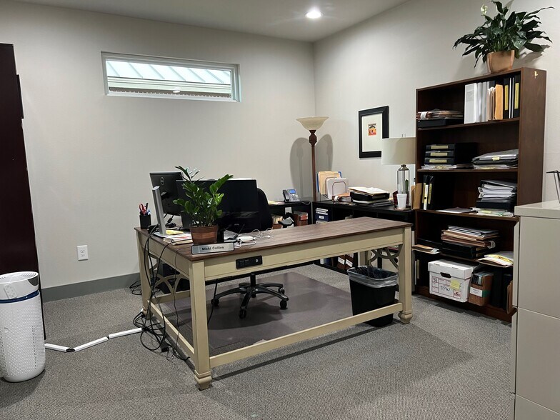 More Photos Of 4606 67th St, Lubbock Office For Sale