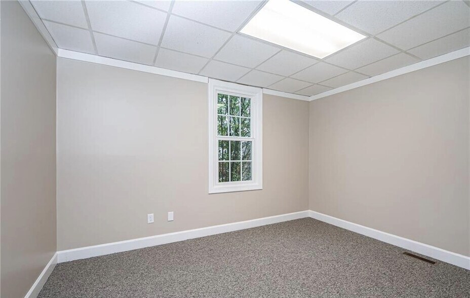 More Photos Of 1241 Mall Dr, North Chesterfield Medical For Lease