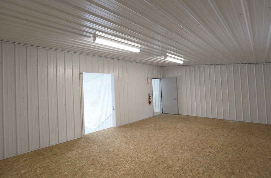 More Photos Of 8691 Wadsworth Rd, Wadsworth Light Manufacturing For Lease