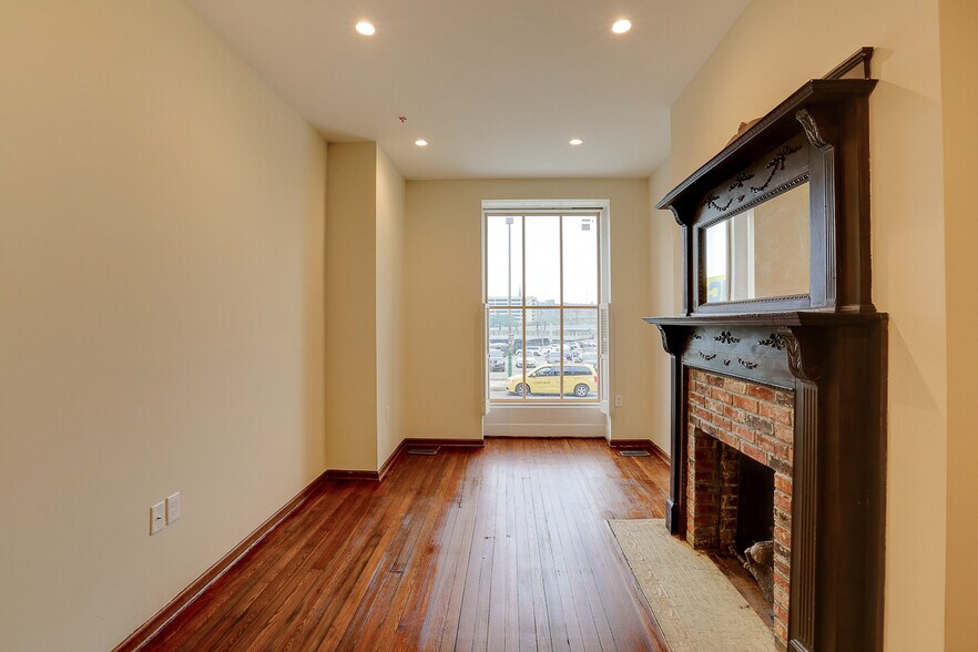 More Photos Of 1609 St. Paul St, Baltimore Office For Sale