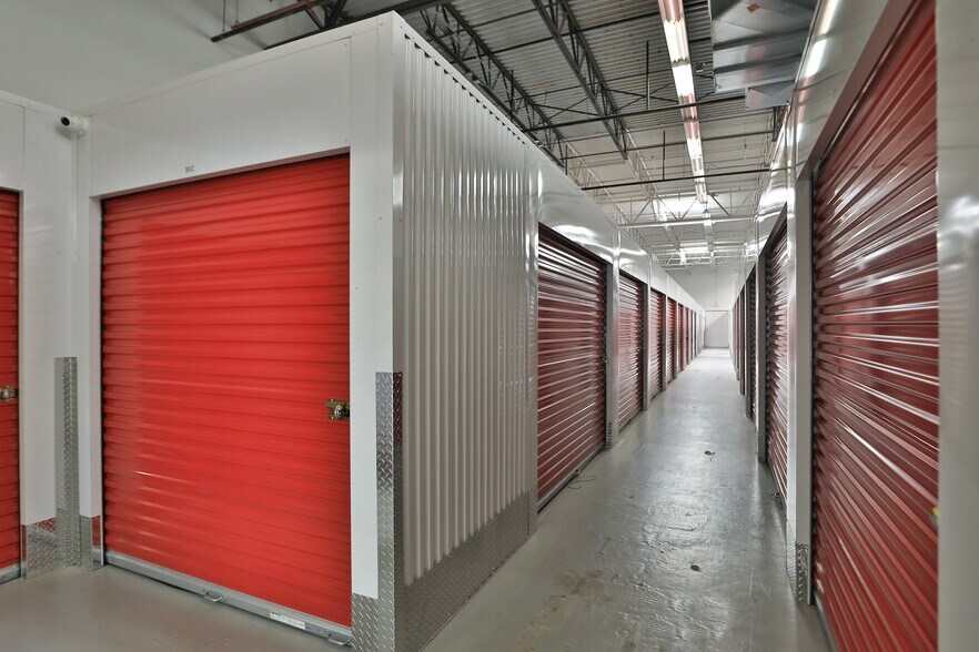 More Photos Of 7075 FM 1960 Rd W, Houston Warehouse For Sale