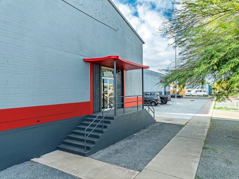 More Photos Of 260 S Hibbert St, Mesa Warehouse For Lease