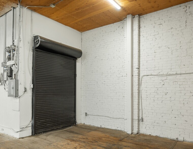 More Photos Of 236 W 15th St, Los Angeles Warehouse For Sale